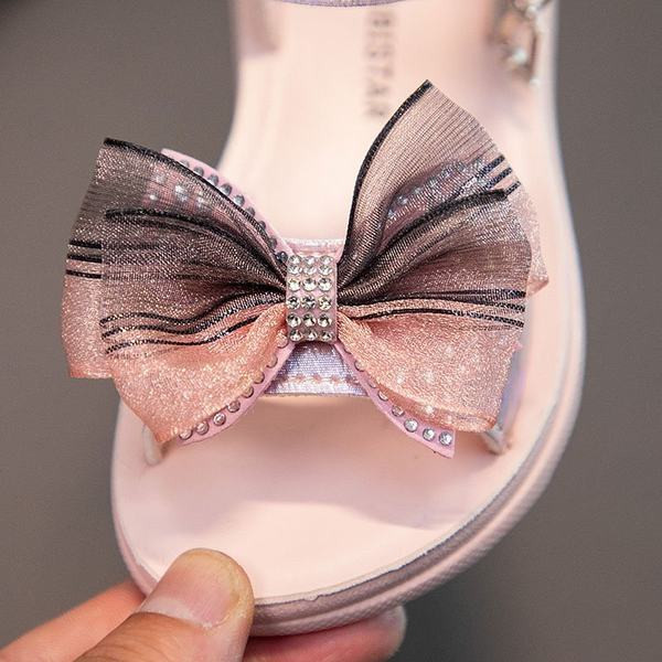 Model nou de sandale pentru copii din piele ecologica cu panglica de tul pentru fete