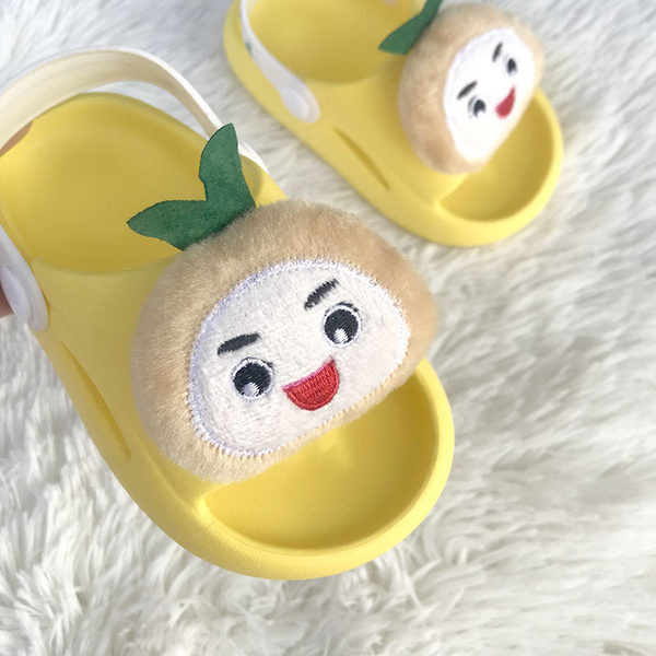 Παιδικά σε στυλ Crocs με τρισδιάστατη διακόσμηση 