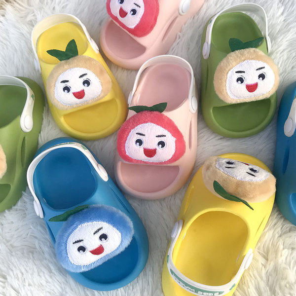 Παιδικά σε στυλ Crocs με τρισδιάστατη διακόσμηση 