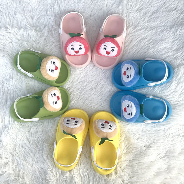 Παιδικά σε στυλ Crocs με τρισδιάστατη διακόσμηση 