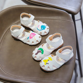 Sandale din piele pentru copii cu aplicație și autocolante