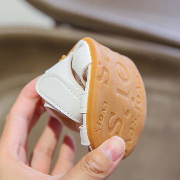 Sandale din piele pentru copii cu aplicație și autocolante