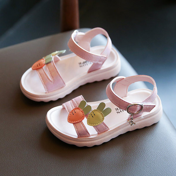 Novi model dječjih sandala sa naljepnicama i 3D elementom u tri boje