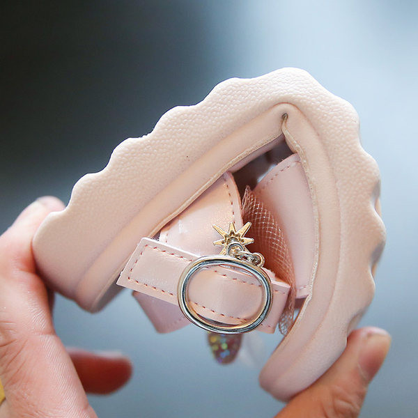 Model nou de sandale pentru copii cu autocolante si decor 3D in trei culori