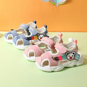 Model nou de sandale pentru copii cu aplicatie si talpa aspra