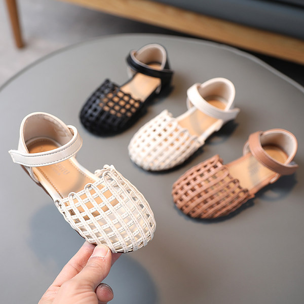 Model nou de sandale din piele pentru copii cu autocolante pentru fete