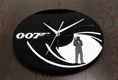 Ceas de vinil în formă rotundă pentru perete cu inscripția 007