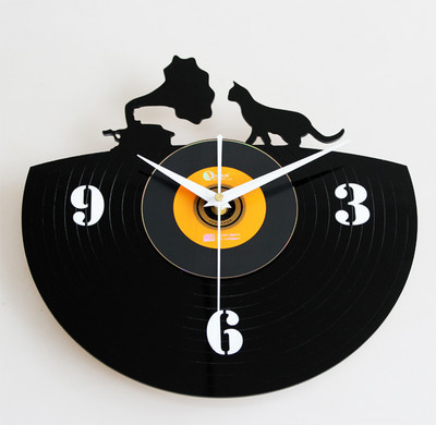 Ceas rotund de perete de vinil cu o pisica
