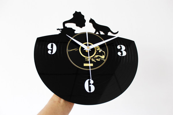 Ceas rotund de perete de vinil cu o pisica