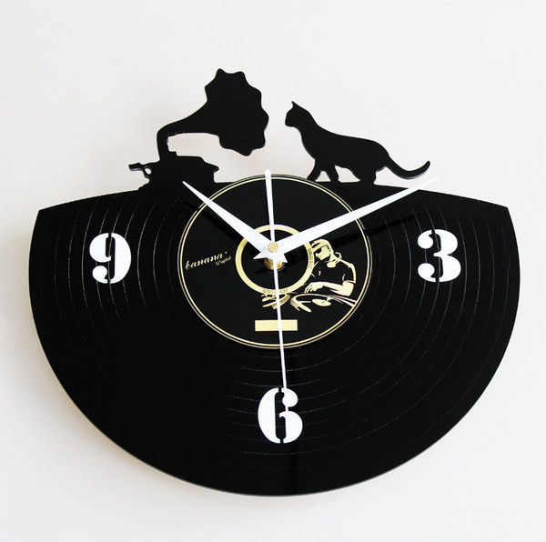 Ceas rotund de perete de vinil cu o pisica