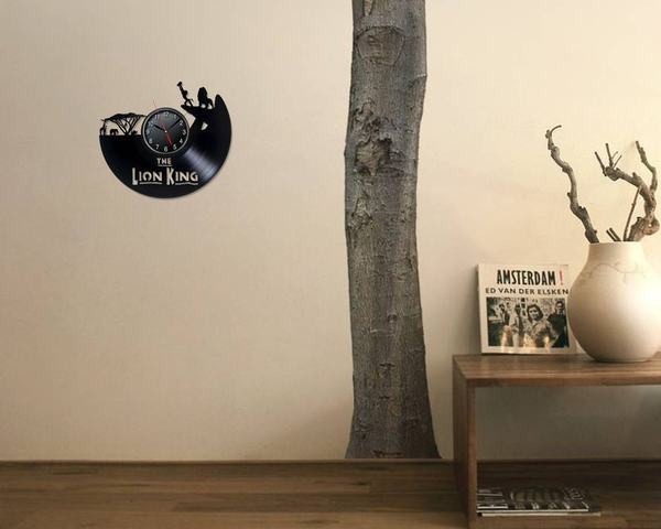 Ceas de perete elegant din vinil cu inscripția Regele Leu