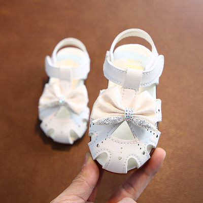 Model nou de sandale bebelusi pentru fete cu panglica - mai multe modele