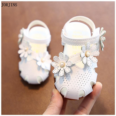 Sandale bebelusi pentru fete cu autocolante - mai multe modele