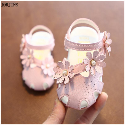 Sandale bebelusi pentru fete cu autocolante - mai multe modele