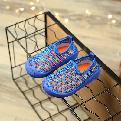 Pantofi moderni pentru bebelusi cu autocolante potriviti pentru fete si baieti