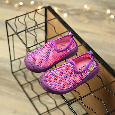 Pantofi moderni pentru bebelusi cu autocolante potriviti pentru fete si baieti