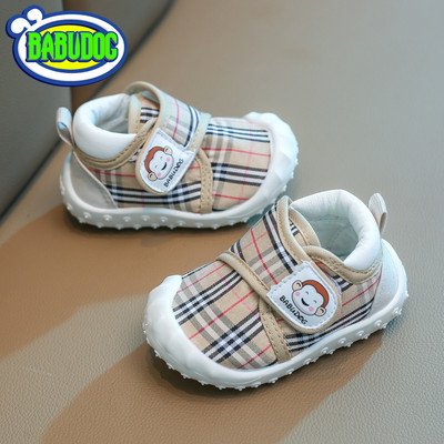 Pantofi moderni pentru bebelusi cu autocolante potriviti pentru fete si baieti