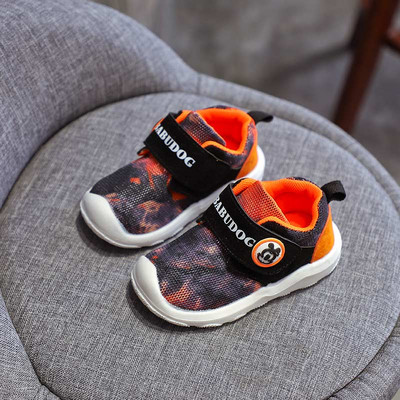 Pantofi moderni pentru bebelusi cu autocolante potriviti pentru fete si baieti