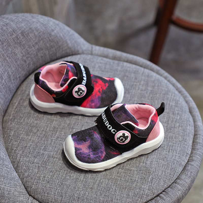 Pantofi moderni pentru bebelusi cu autocolante potriviti pentru fete si baieti