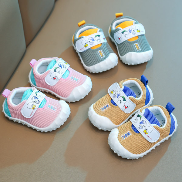 Pantofi moderni pentru bebelusi cu autocolante potriviti pentru fete si baieti