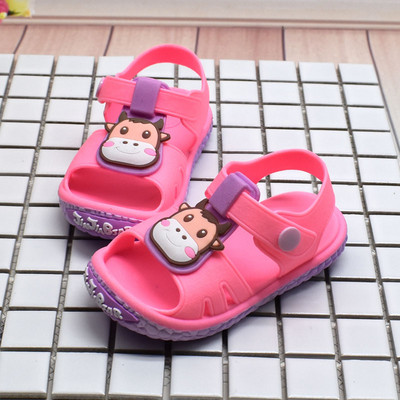 Sandale de cauciuc pentru bebeluși cu element 3D