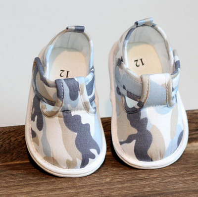 Pantofi bebelusi pentru fete si baieti cu autocolante