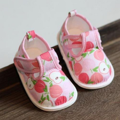 Pantofi bebelusi pentru fete si baieti cu autocolante