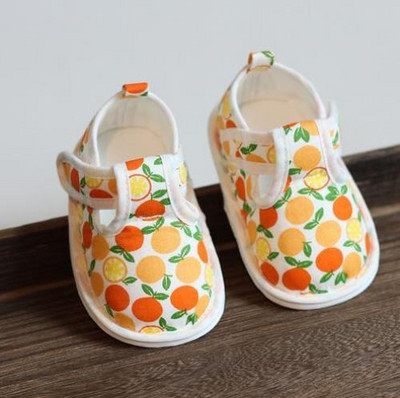 Pantofi bebelusi pentru fete si baieti cu autocolante