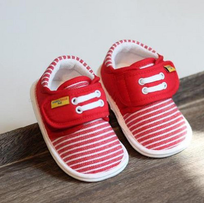 Pantofi bebelusi pentru fete si baieti cu autocolante