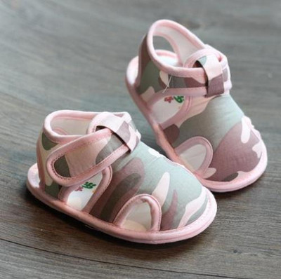 Pantofi bebelusi pentru fete si baieti cu autocolante