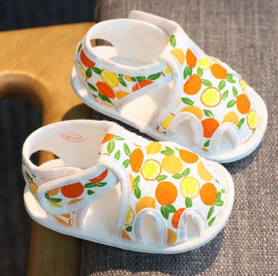 Pantofi bebelusi pentru fete si baieti cu autocolante