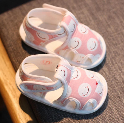 Pantofi bebelusi pentru fete si baieti cu autocolante