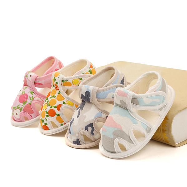 Pantofi bebelusi pentru fete si baieti cu autocolante