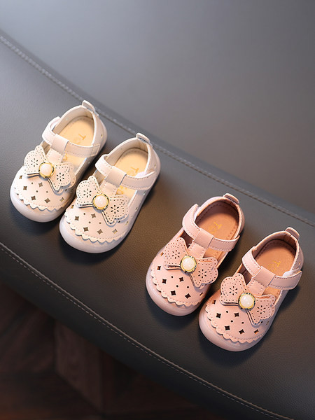Pantofi pentru bebelusi din piele ecologica cu perle si velcro
