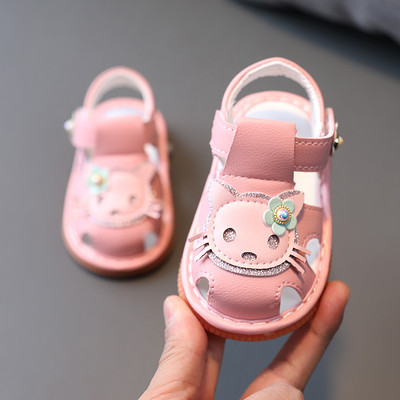 Sandale pentru bebeluși cu autocolant - mai multe modele