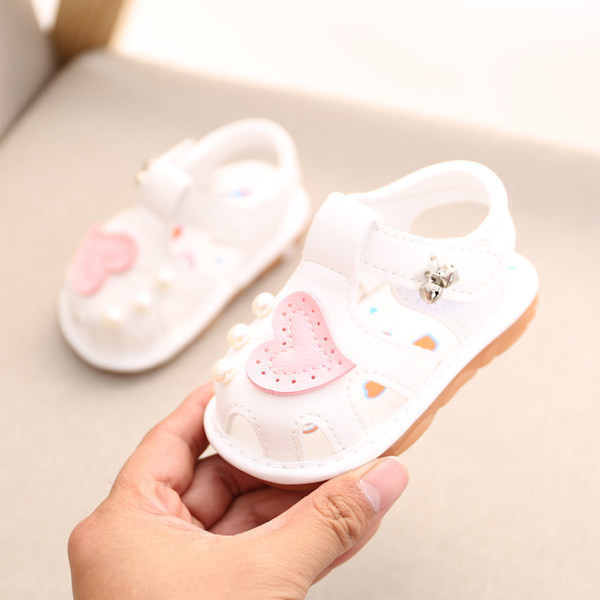 Бебешки сандали с лепенка-няколко модела