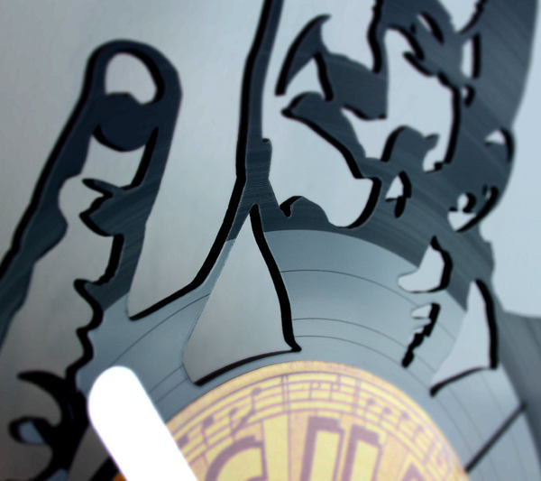 Ceas modern de perete din vinil cu chitara