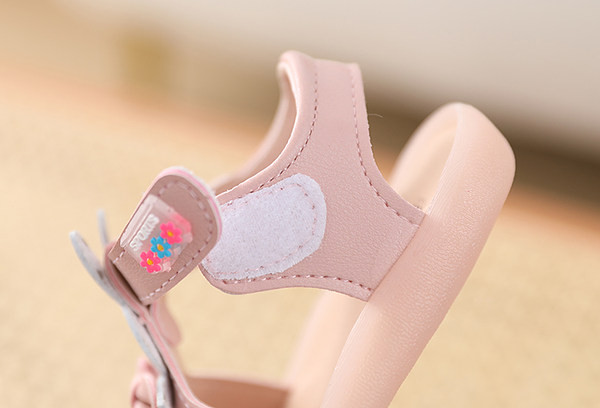 Sandale pentru bebelusi din piele ecologica cu decor 3D