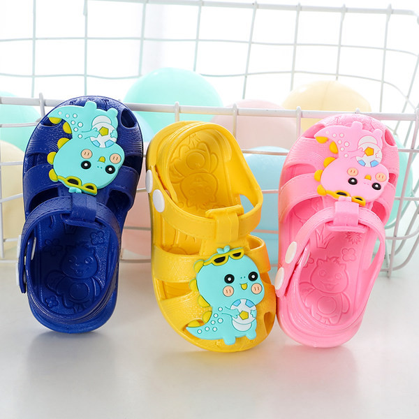 Sandale pentru bebeluși cu elemente 3D - mai multe modele