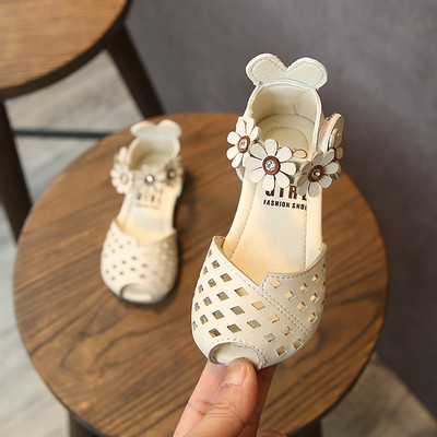 Sandale bebelusi mai multe modele cu autocolante