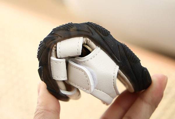 Sandale pentru bebelusi din piele ecologica cu plasture