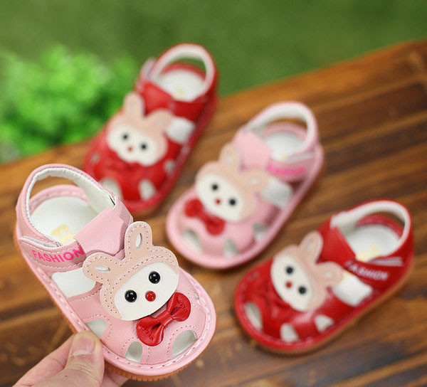 Sandale pentru bebeluși cu velcro și elemente 3D