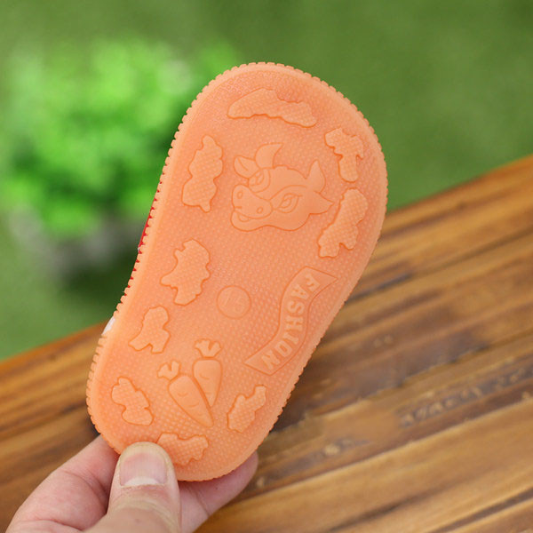 Sandale pentru bebeluși cu velcro și elemente 3D