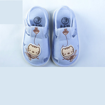 Sandale pentru bebelusi cu broderie si autocolante