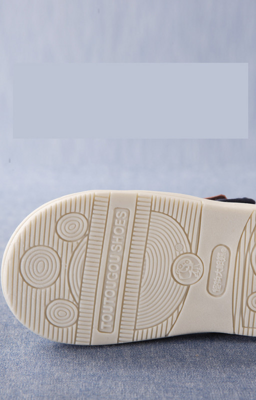 Sandale pentru bebelusi cu broderie si autocolante