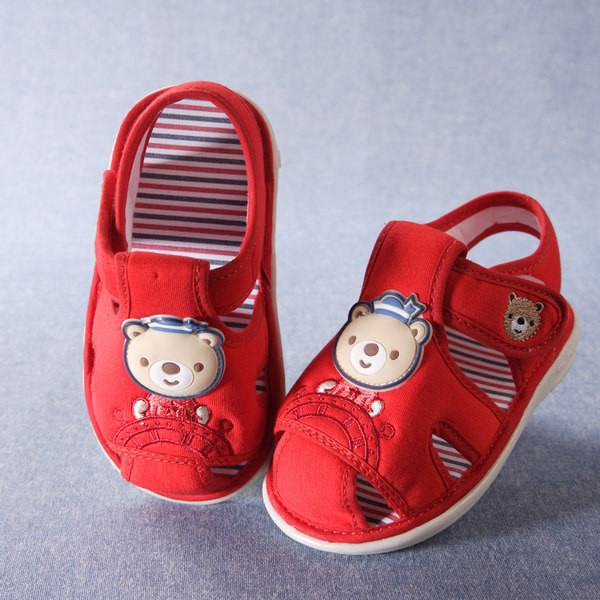 Sandale pentru bebelusi cu broderie si autocolante