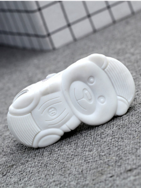 Model nou de sandale pentru bebelusi cu talpa moale si petice