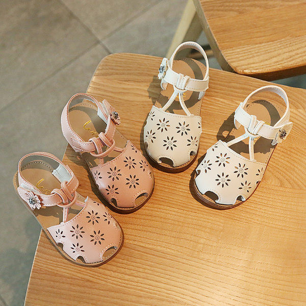 Sandale bebelusi pentru fete din piele ecologica perforata