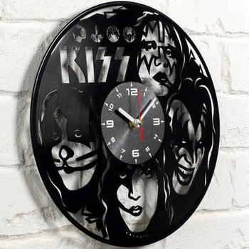 Декоративен модерен винилов кръгъл часовник с надпис Kiss
