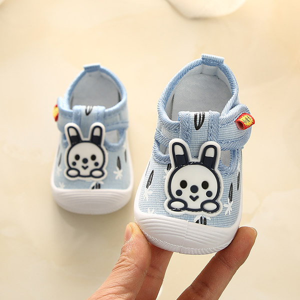Бебешки обувки с велкро лепенка и 3D елемент